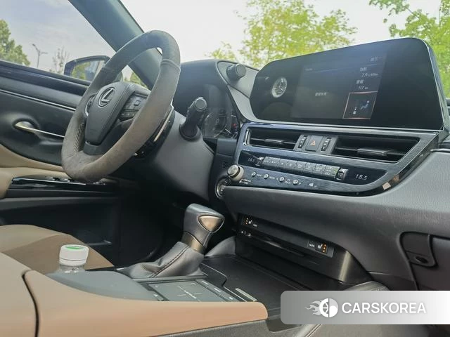 Lexus ES id 4374581 из Китая 10