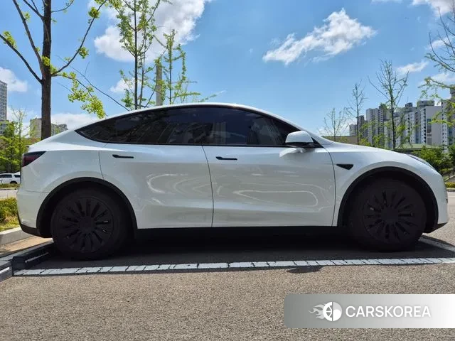 Tesla Model Y 2023 Белый из Кореи, фото 6