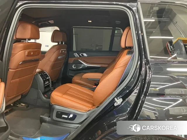 BMW X7 (G07) 2024 Черный из Кореи, фото 5