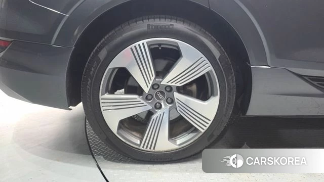 Audi e-Tron id 4580436 из Кореи 15