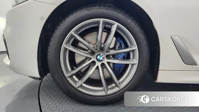 BMW 5 Series (G30) id 3698909 из Кореи 15