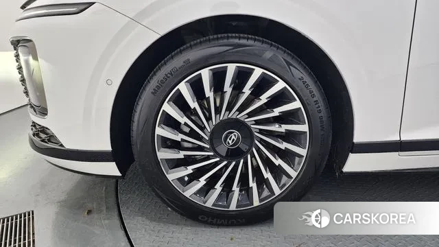 Hyundai Grandeur (GN7) id 3419970 из Кореи 15