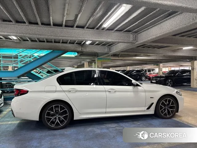 BMW 5 Series (G30) id 3036654 из Кореи 8