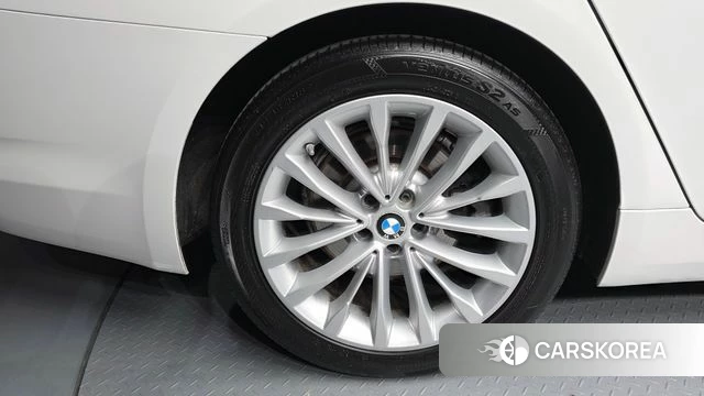 BMW 5 Series (G30) id 3936516 из Кореи 15