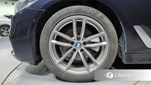 BMW 5 Series (G30) id 3029119 из Кореи 15