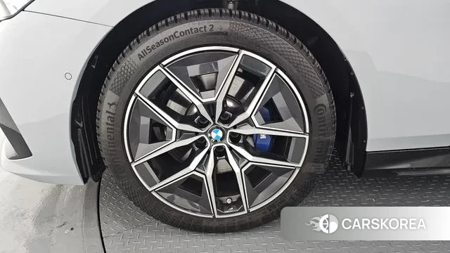 BMW 5 Series (G60) id 3711225 из Кореи 15