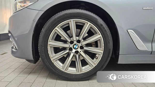 BMW 5 Series (G30) id 3893945 из Кореи 15