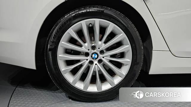 BMW 5 Series (G30) id 4900965 из Кореи 28