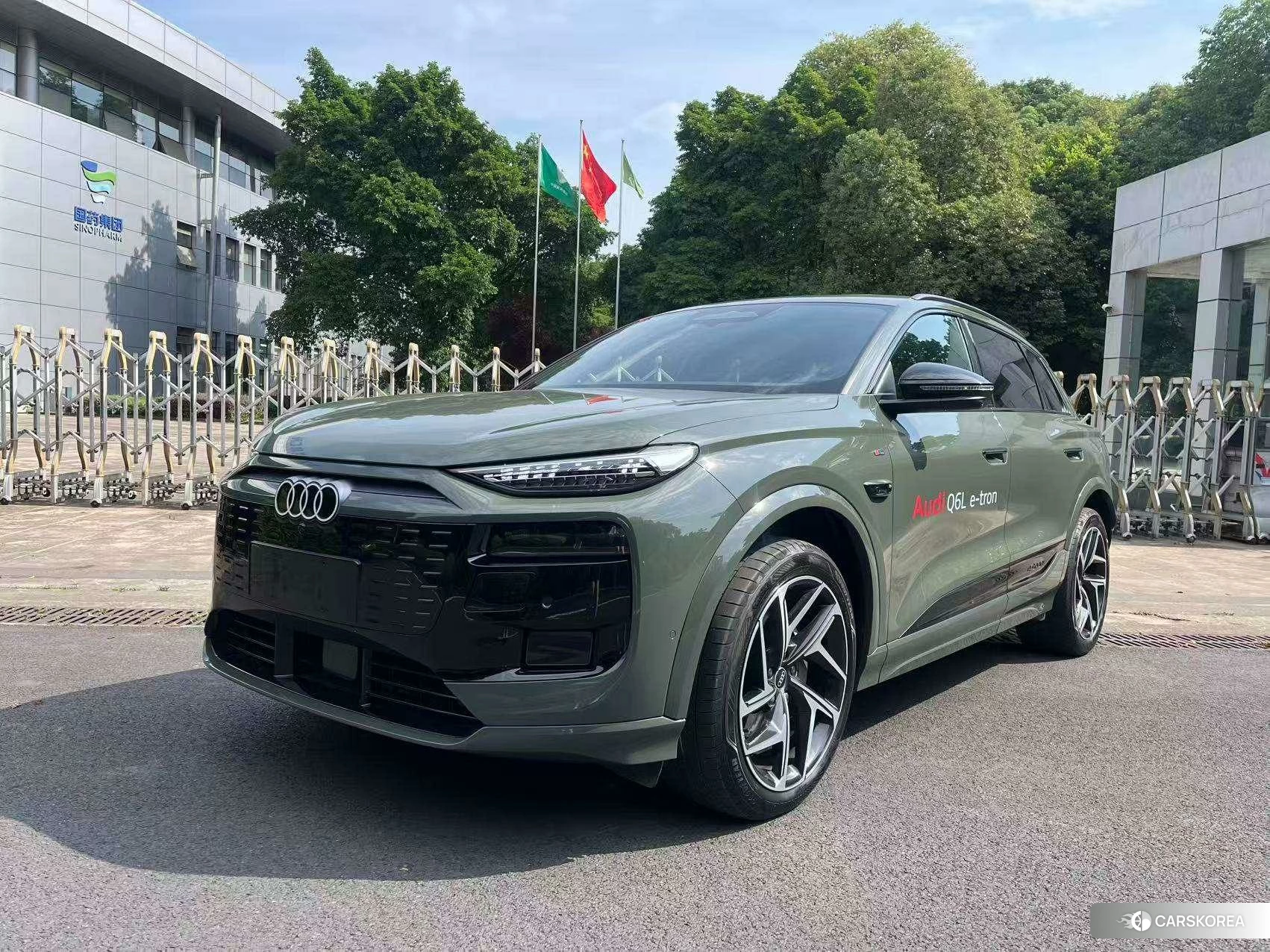 Audi Q6L e-tron id 4455753 из Китая 9