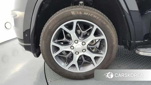 Jeep Grand Cherokee id 4536100 из Кореи 31
