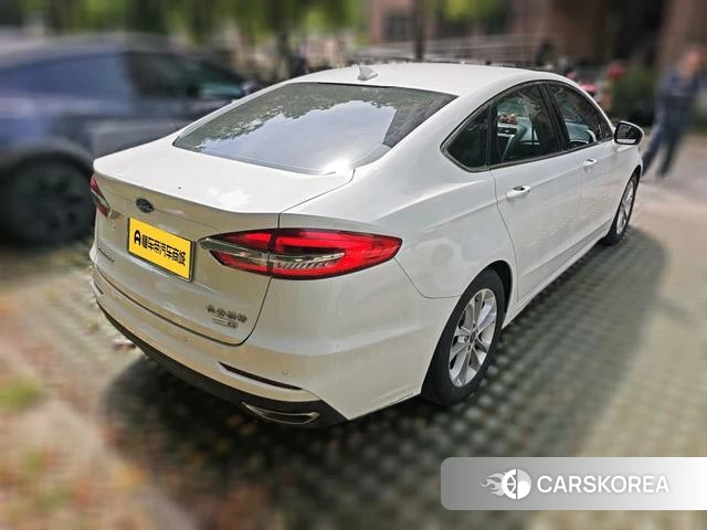 Ford Mondeo 2021 Белый из Китая, фото 5
