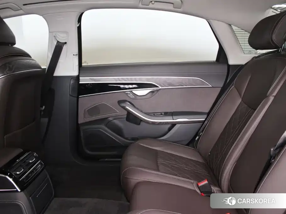 Audi A8 2024 Черный из Китая, фото 6