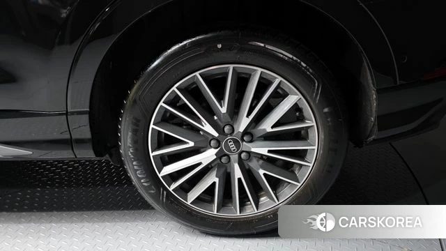 Audi Q3 (F3) id 4302593 из Кореи 26