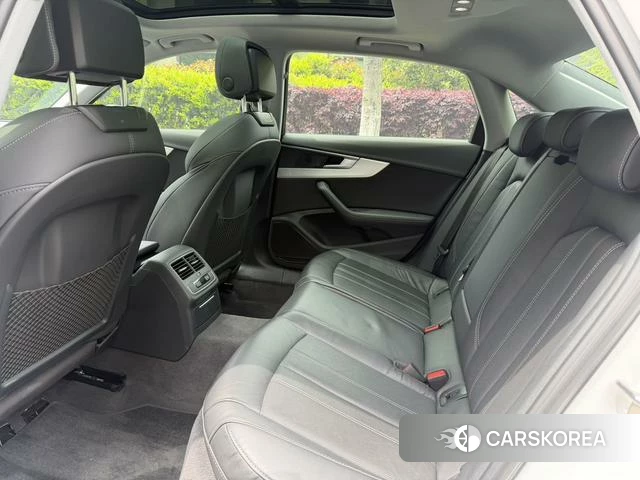 Audi A4L 2022 Белый из Китая, фото 6