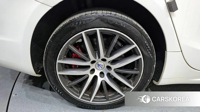 Maserati Ghibli id 3942572 из Кореи 15