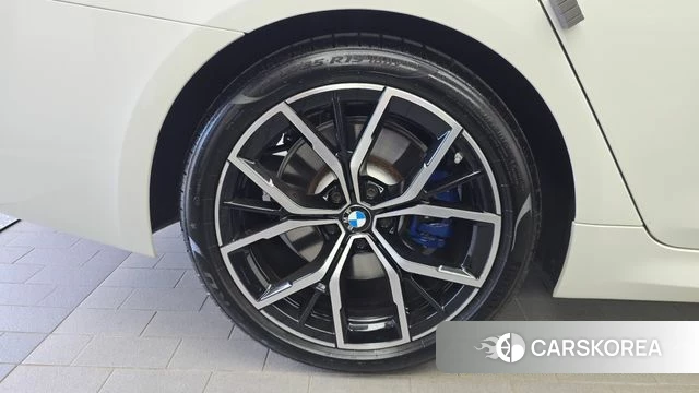 BMW 5 Series (G30) id 4675816 из Кореи 30
