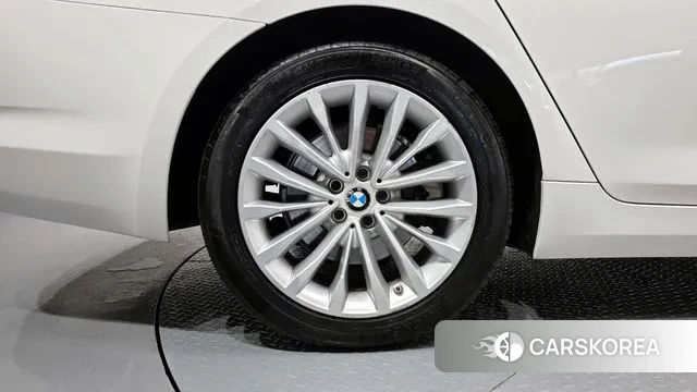 BMW 5 Series (G30) id 3284935 из Кореи 15