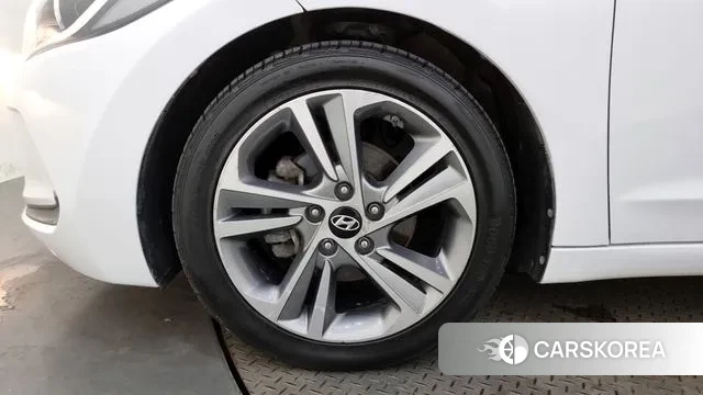 Hyundai Avante AD id 2981805 из Кореи 15