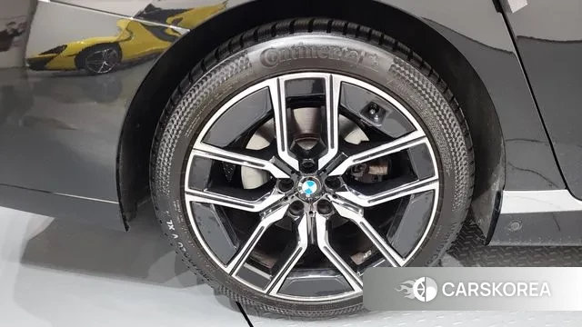 BMW 7 Series (G70) id 3482667 из Кореи 15