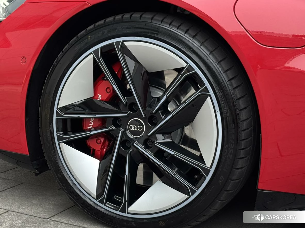 Audi e-tron GT id 4455727 из Китая 14