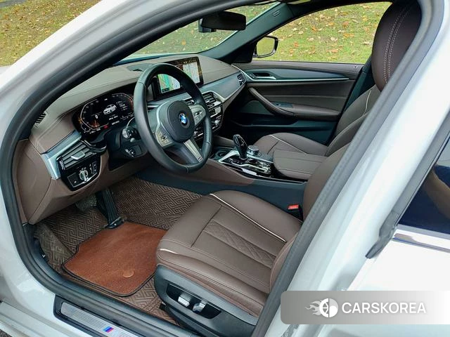 BMW 5 series 2024 Белый из Китая, фото 5