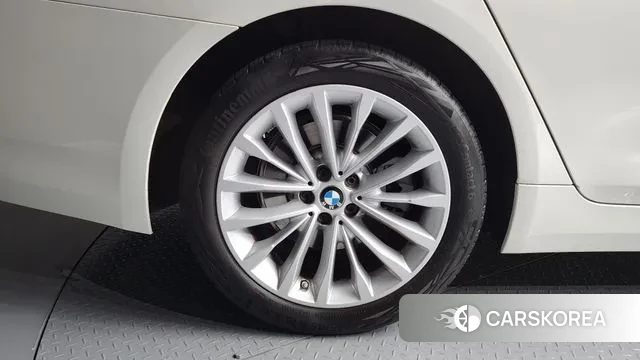 BMW 5 Series (G30) id 3508132 из Кореи 15