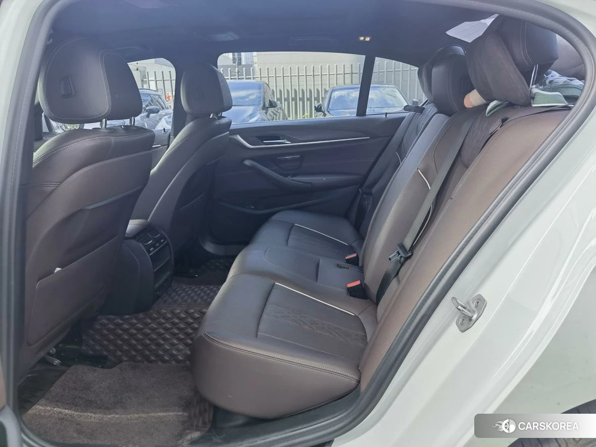 BMW 5 series 2021 Белый из Китая, фото 5