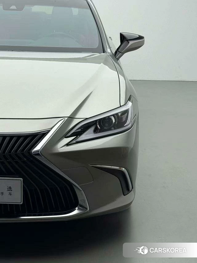 Lexus ES id 4314675 из Китая 10