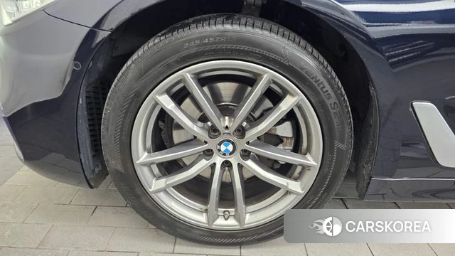 BMW 5 Series (G30) id 4747001 из Кореи 27