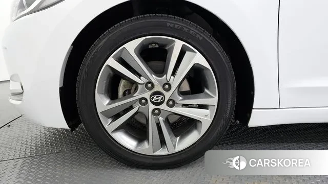 Hyundai Avante AD id 3742887 из Кореи 15