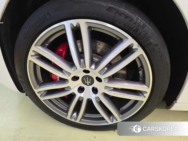 Maserati Ghibli id 3757059 из Кореи 15