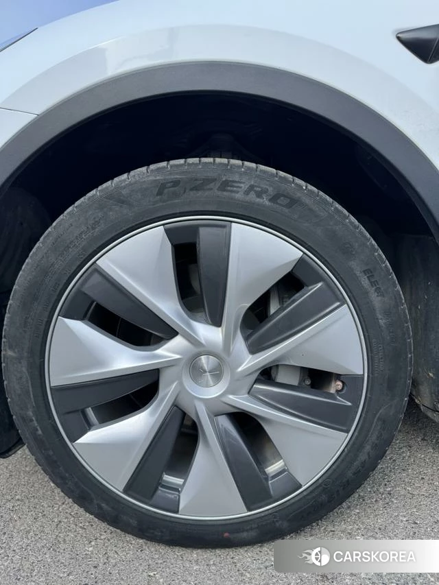 Tesla Model Y 2023 Белый из Китая, фото 6