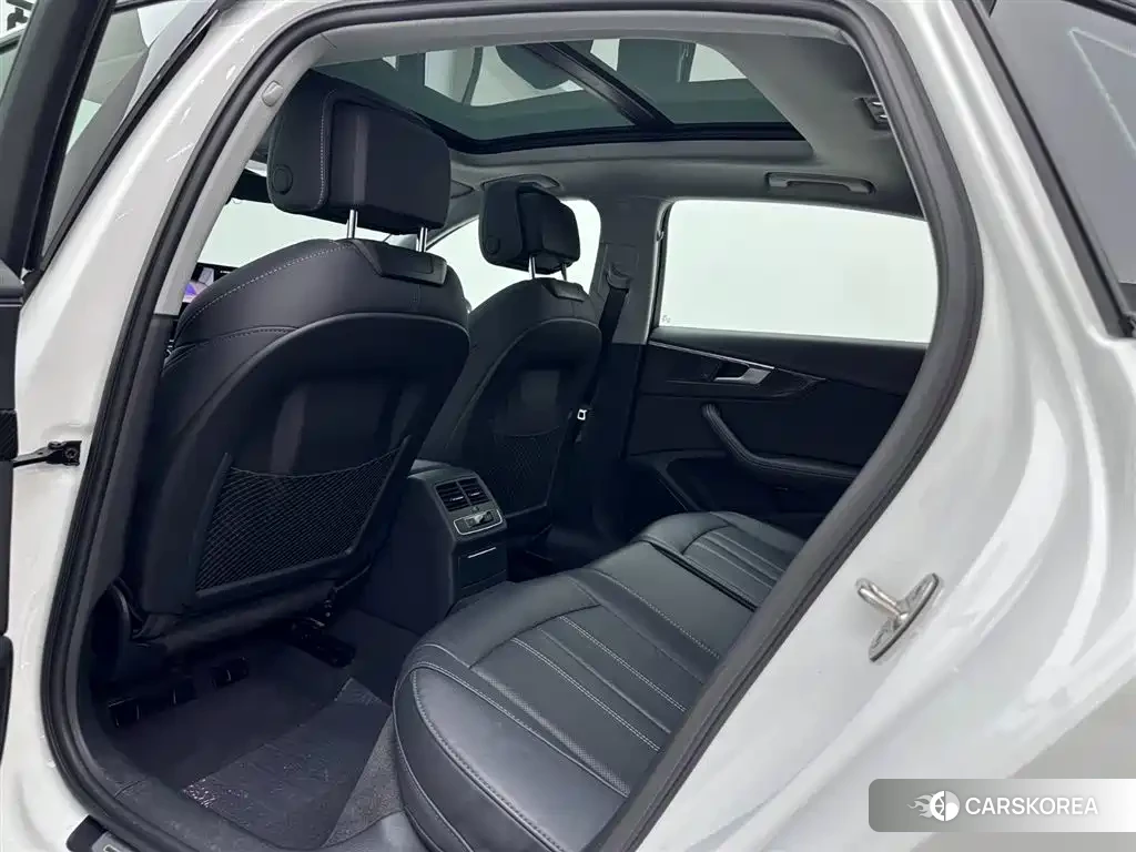 Audi A4L id 4600645 из Китая 26