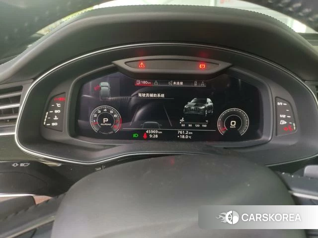 Audi Q7 2020 Черный из Китая, фото 5