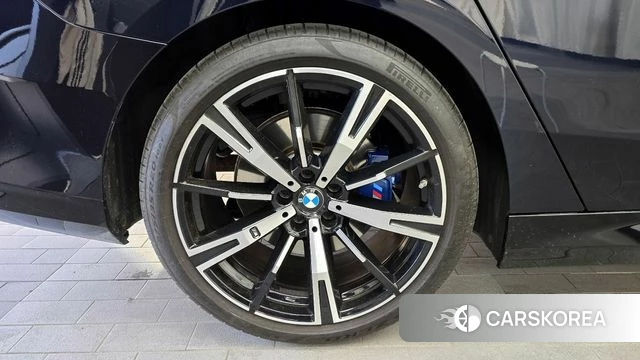 BMW 5 Series (G60) id 4266536 из Кореи 27