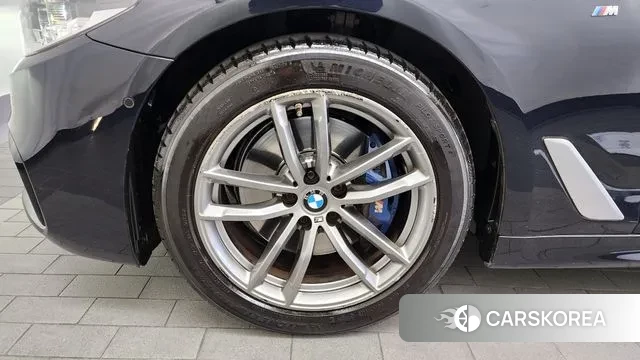 BMW 5 Series (G30) id 3434841 из Кореи 13