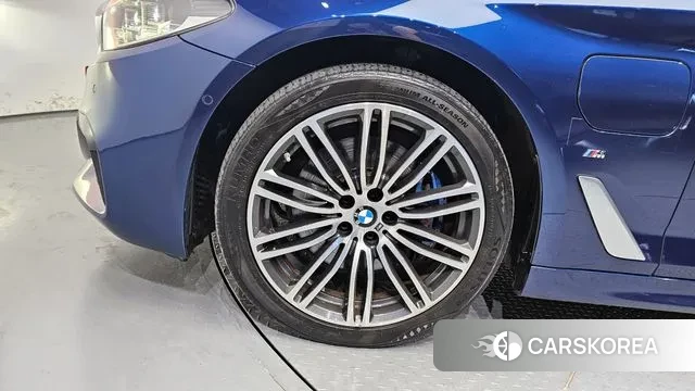 BMW 5 Series (G30) id 3144435 из Кореи 15