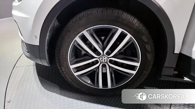 Volkswagen Tiguan Allspace id 2902993 из Кореи 15