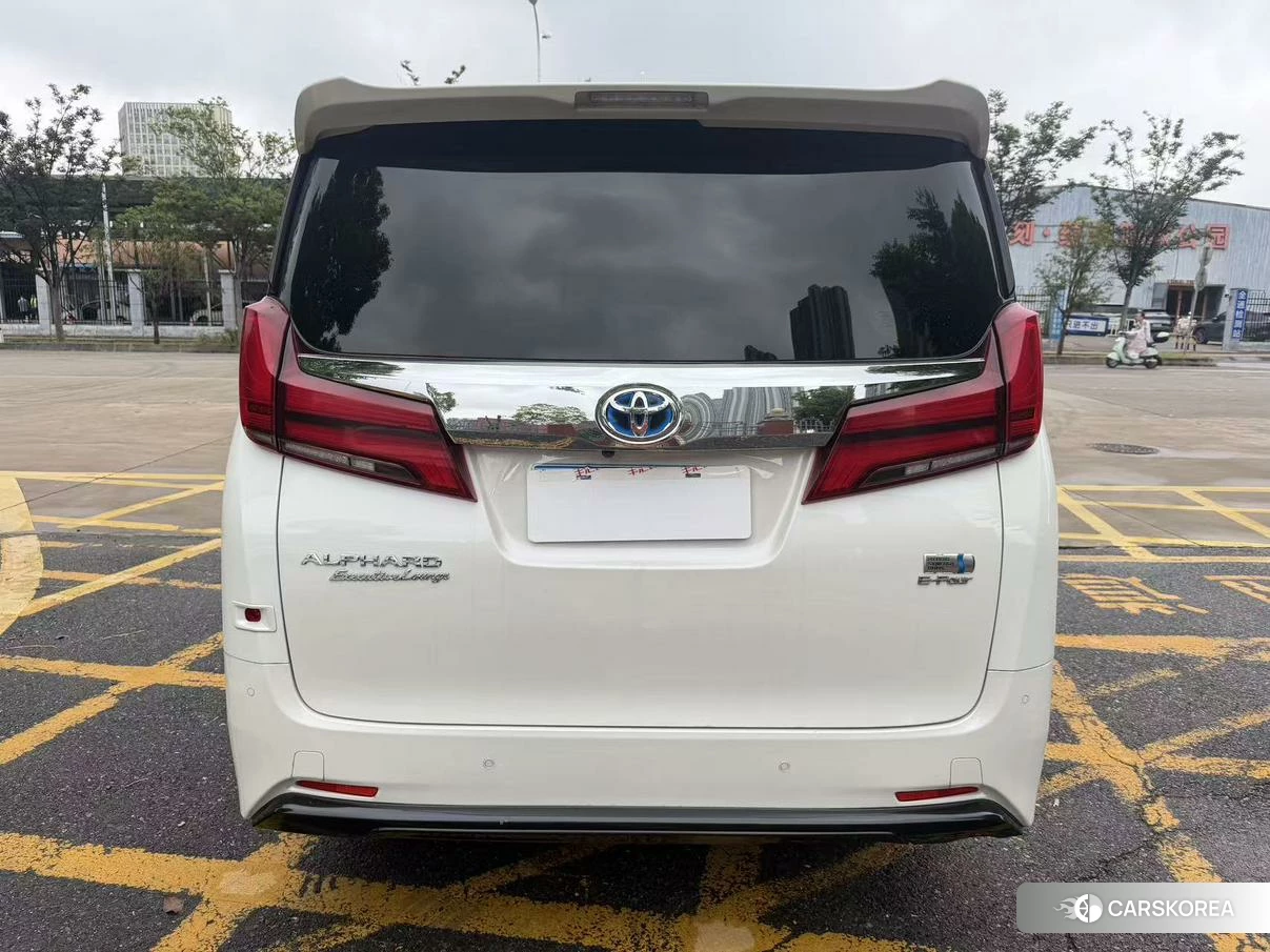 Toyota Elfa 2021 Белый из Китая, фото 6
