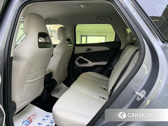 BYD Yuan UP 2025 Темно-серый из Китая, фото 6