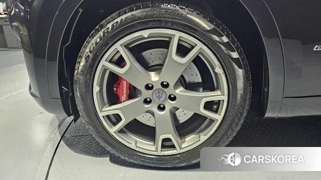 Maserati Levante id 3936768 из Кореи 15