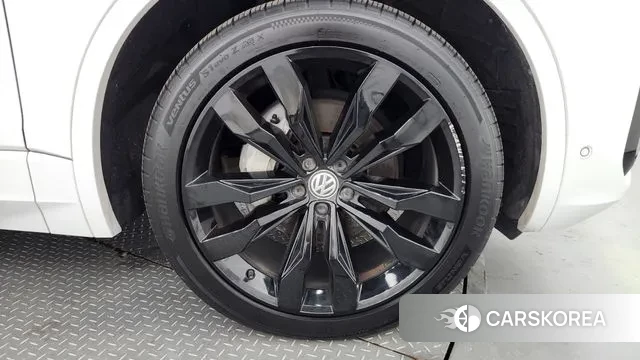 Volkswagen Touareg 3rd generation id 3033715 из Кореи 15