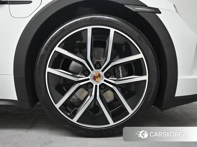 Porsche Taycan id 3757804 из Кореи 15