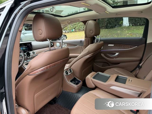 Mercedes-Benz E-class PHEV id 4392402 из Китая 8