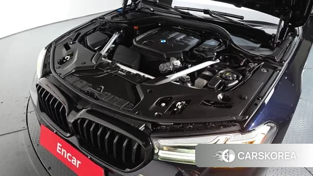 BMW 5 Series (G30) id 3360108 из Кореи 15