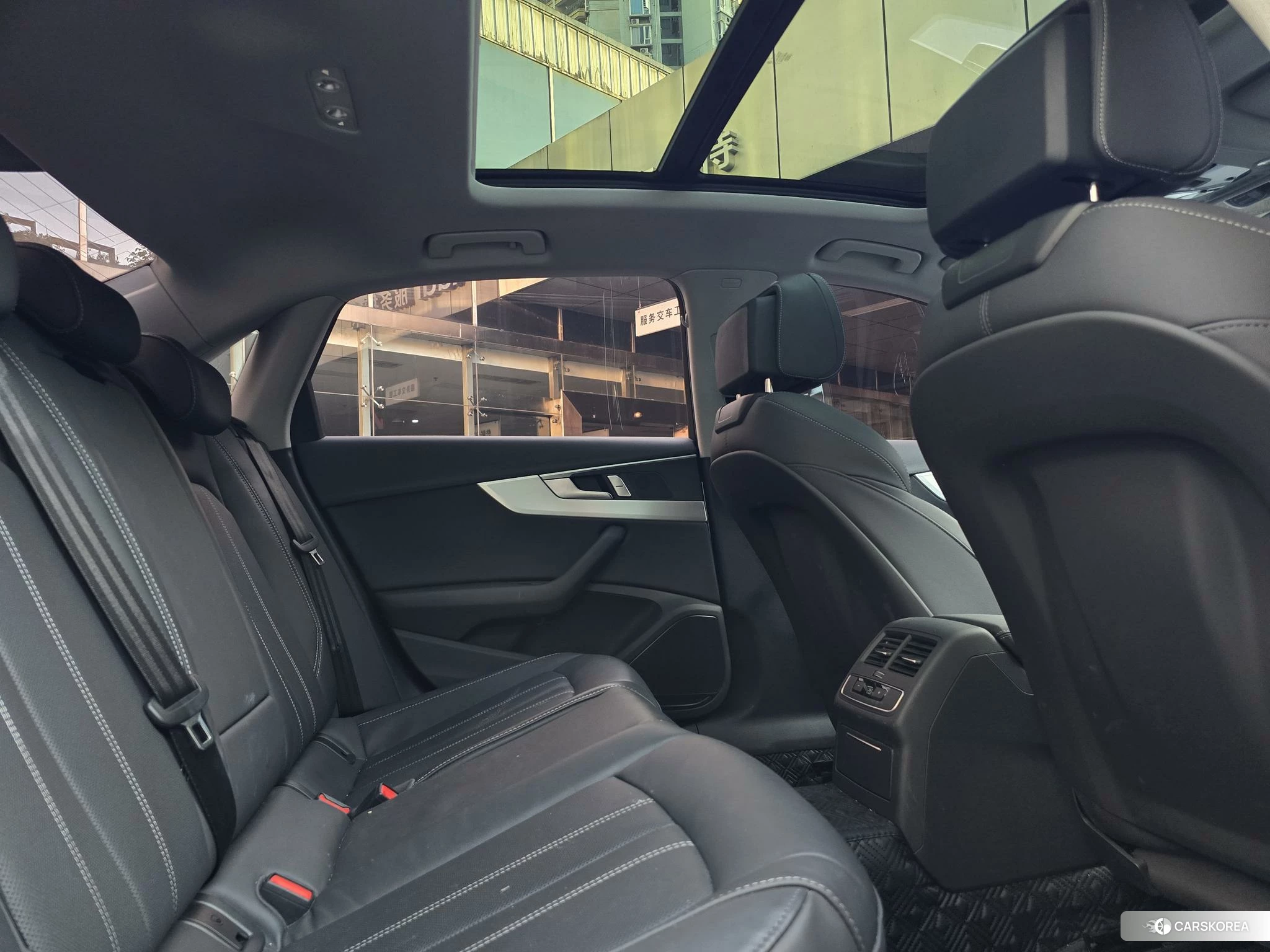 Audi A4L id 4420043 из Китая 19