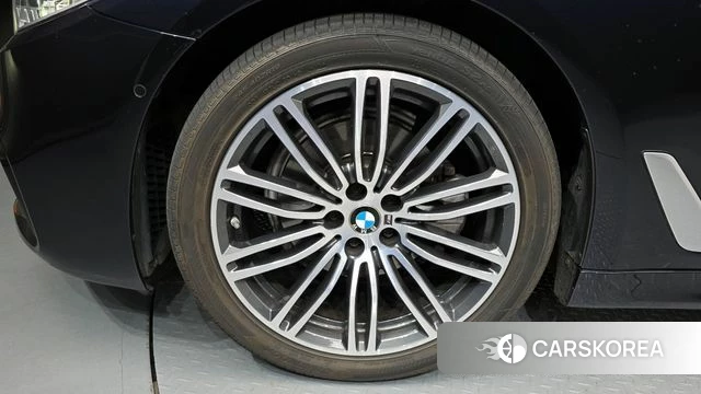 BMW 5 Series (G30) id 4410393 из Кореи 15