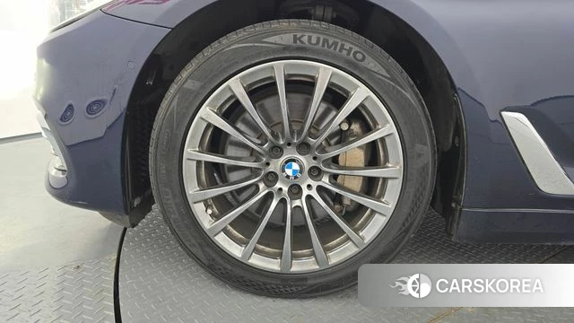BMW 5 Series (G30) id 4637951 из Кореи 27