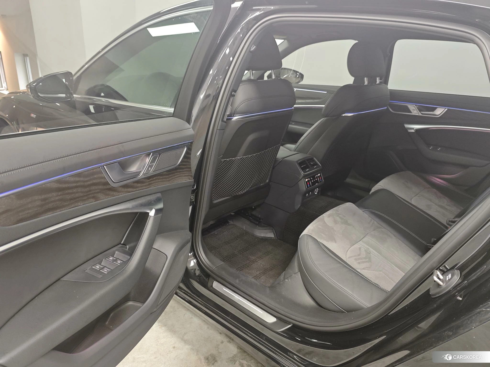 Audi A6L id 4479750 из Китая 12