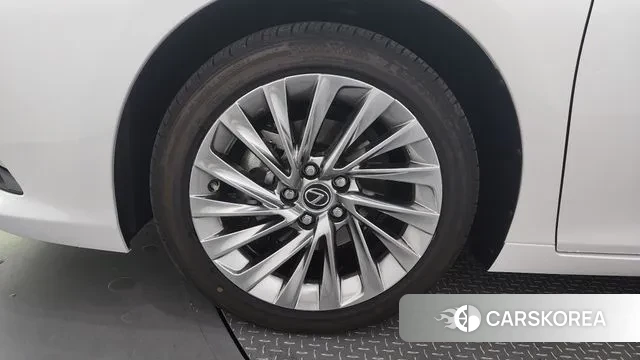 Lexus ES300h 7th generation id 3082530 из Кореи 15